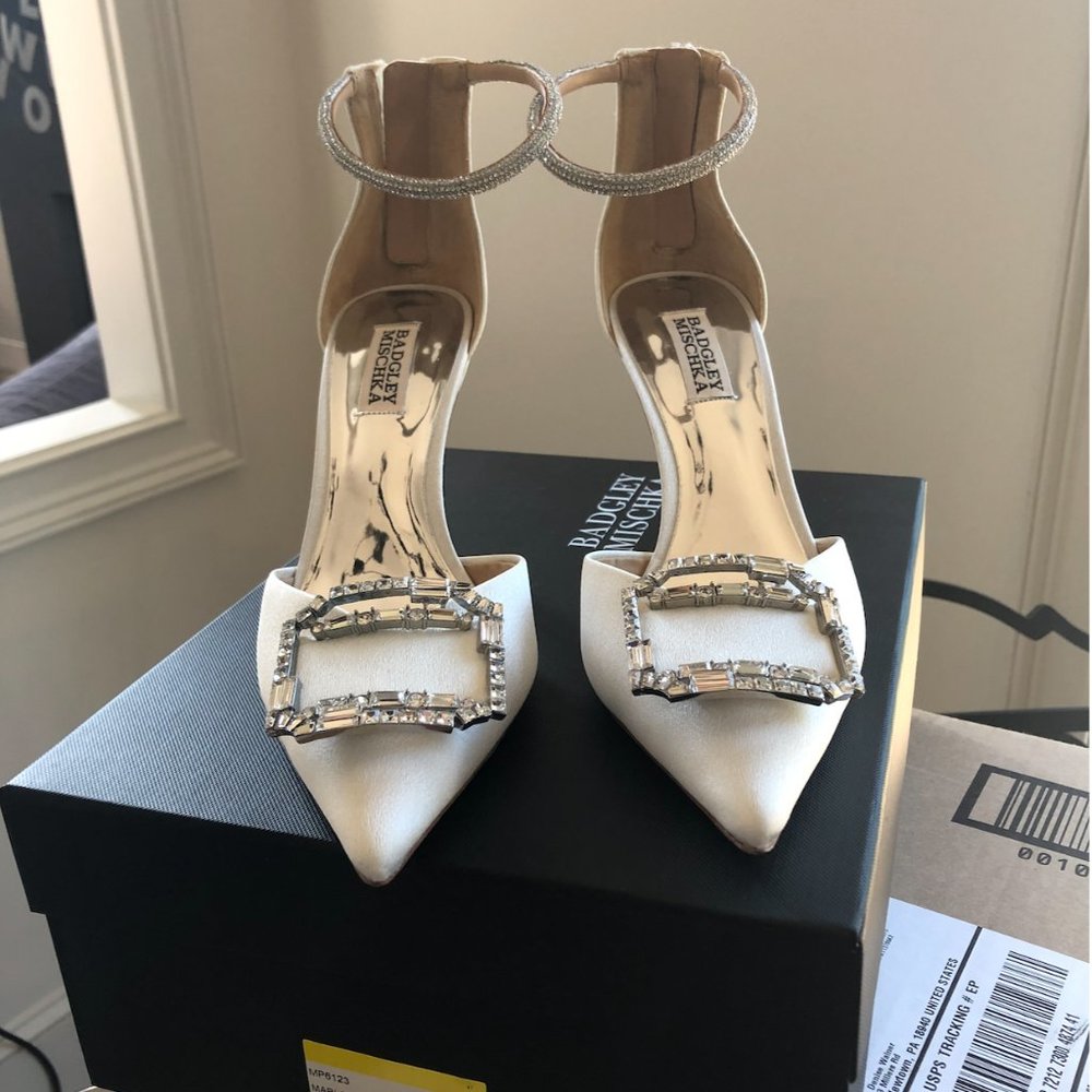 NEW Badgley Mischka Marlow Ornament Stiletto